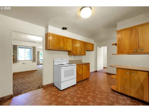 1331 G Street Springfield OR 97477