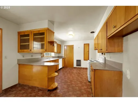 1331 G Street Springfield OR 97477