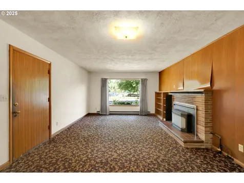 1331 G Street Springfield OR 97477