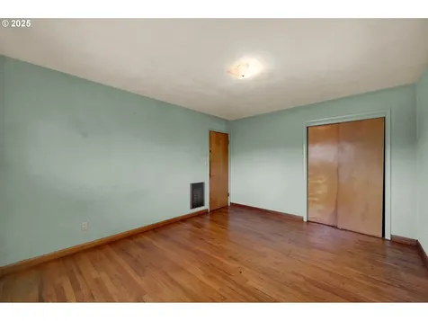 1331 G Street Springfield OR 97477