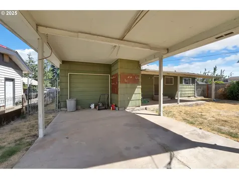 1331 G Street Springfield OR 97477