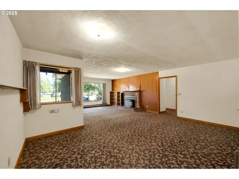 1331 G Street Springfield OR 97477