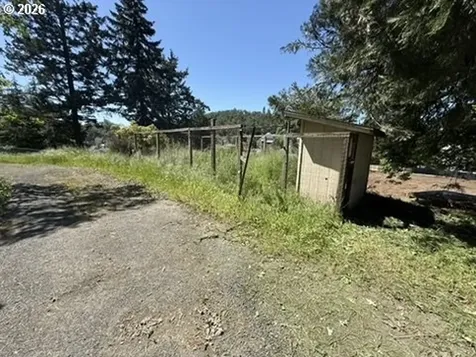 1410 NW Grove Street Roseburg OR 97471