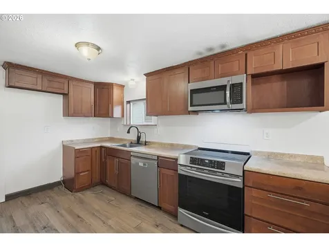 11320 NE Morris Street Portland OR 97220