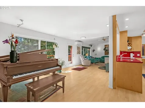 269 N Lamonti Drive Otis OR 97368