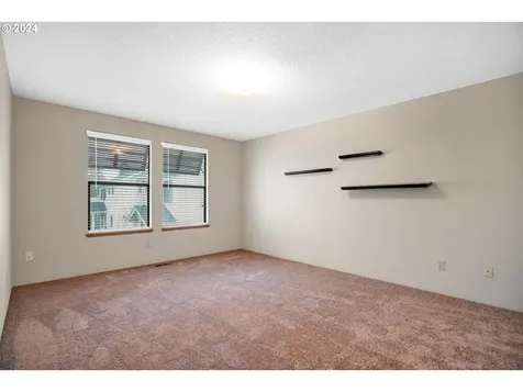 6527 Se Woodstock Boulevard Portland OR 97206