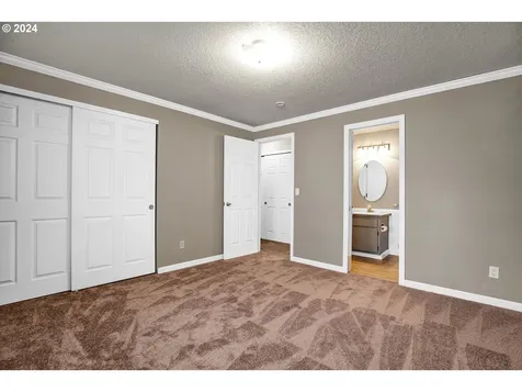 6527 Se Woodstock Boulevard Portland OR 97206