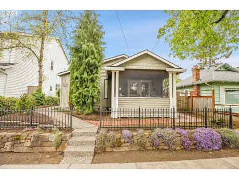 6527 Se Woodstock Boulevard Portland OR 97206