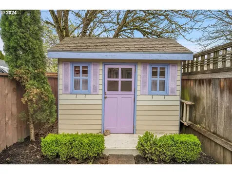 6527 Se Woodstock Boulevard Portland OR 97206