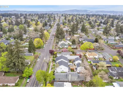 6527 Se Woodstock Boulevard Portland OR 97206
