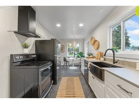 7819 N Mckenna Avenue Portland OR 97203