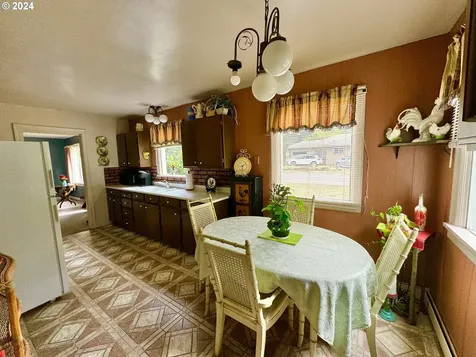 325 SE 26th Avenue Hillsboro OR 97123
