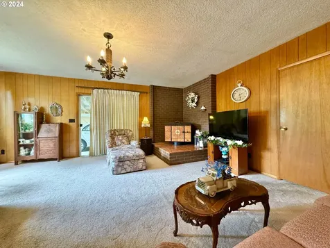 325 SE 26th Avenue Hillsboro OR 97123
