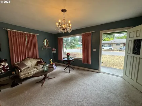 325 SE 26th Avenue Hillsboro OR 97123