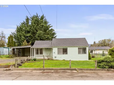 930 Alder Street Sweet Home OR 97386