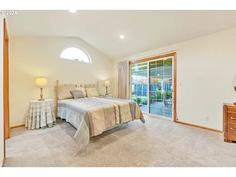 2082 Clark Avenue Cottage Grove OR 97424