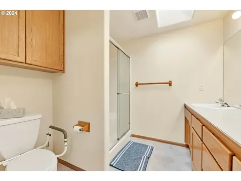 2082 Clark Avenue Cottage Grove OR 97424