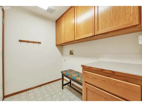 2082 Clark Avenue Cottage Grove OR 97424
