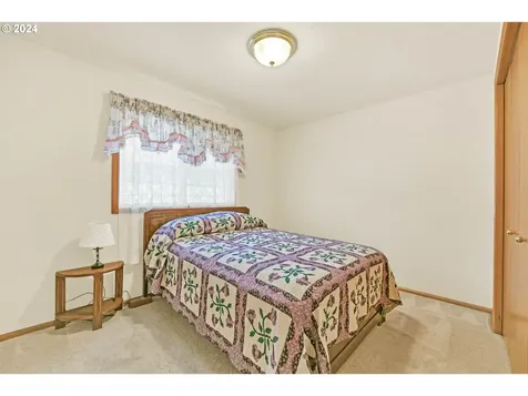 2082 Clark Avenue Cottage Grove OR 97424