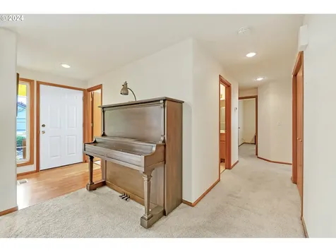 2082 Clark Avenue Cottage Grove OR 97424