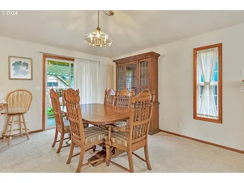 2082 Clark Avenue Cottage Grove OR 97424