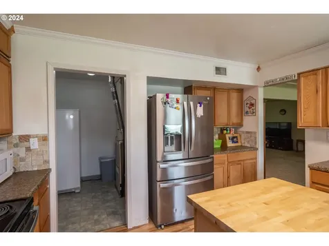 1733 Winston Section Road Winston OR 97496