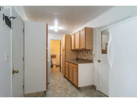 1733 Winston Section Road Winston OR 97496