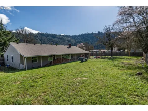 1733 Winston Section Road Winston OR 97496
