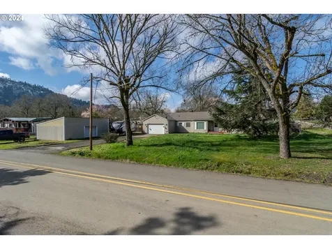 1733 Winston Section Road Winston OR 97496
