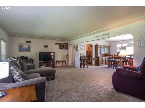 1733 Winston Section Road Winston OR 97496