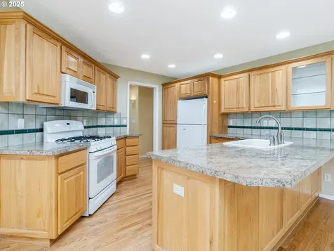 2545 N Main Street Newberg OR 97132
