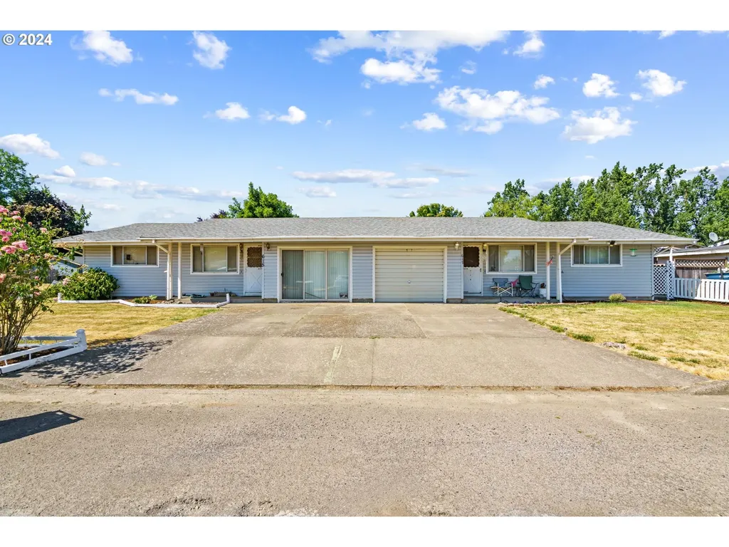 615 Dempsey Street Harrisburg OR 97446