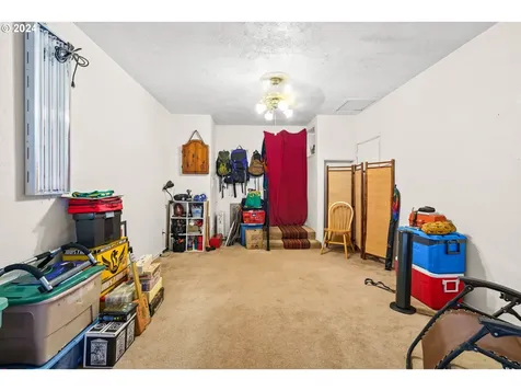 615 Dempsey Street Harrisburg OR 97446