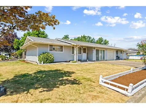 615 Dempsey Street Harrisburg OR 97446