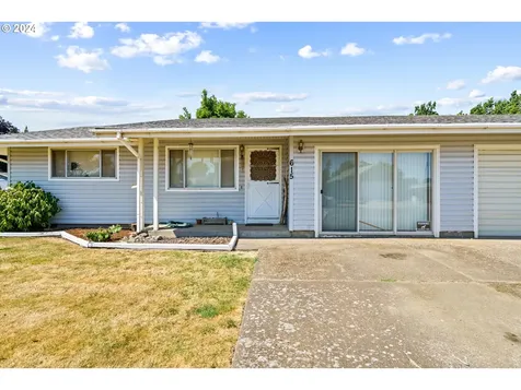 615 Dempsey Street Harrisburg OR 97446