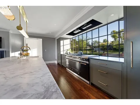 4311 SW Greenleaf Drive Portland OR 97221