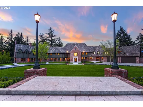 4311 SW Greenleaf Drive Portland OR 97221