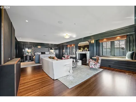 4311 SW Greenleaf Drive Portland OR 97221