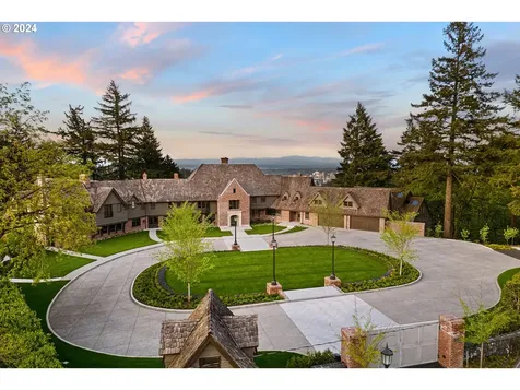 4311 SW Greenleaf Drive Portland OR 97221
