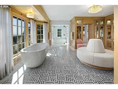 4311 SW Greenleaf Drive Portland OR 97221