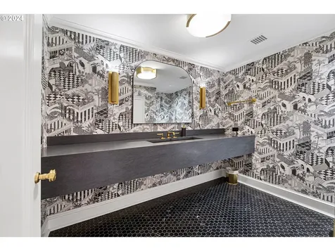 4311 SW Greenleaf Drive Portland OR 97221