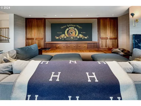4311 SW Greenleaf Drive Portland OR 97221