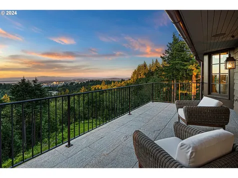 4311 SW Greenleaf Drive Portland OR 97221
