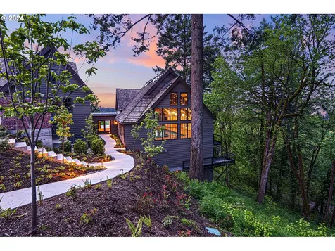 4311 SW Greenleaf Drive Portland OR 97221