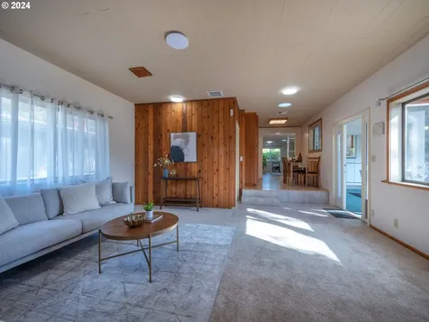 3596 Western Drive Eugene OR 97401