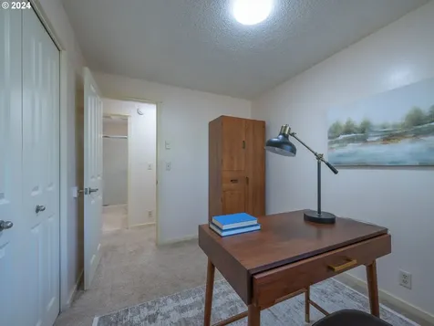 3596 Western Drive Eugene OR 97401