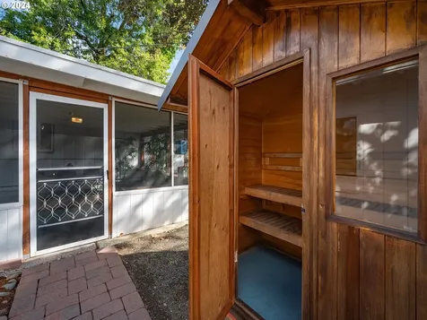 3596 Western Drive Eugene OR 97401