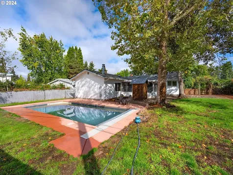 3596 Western Drive Eugene OR 97401