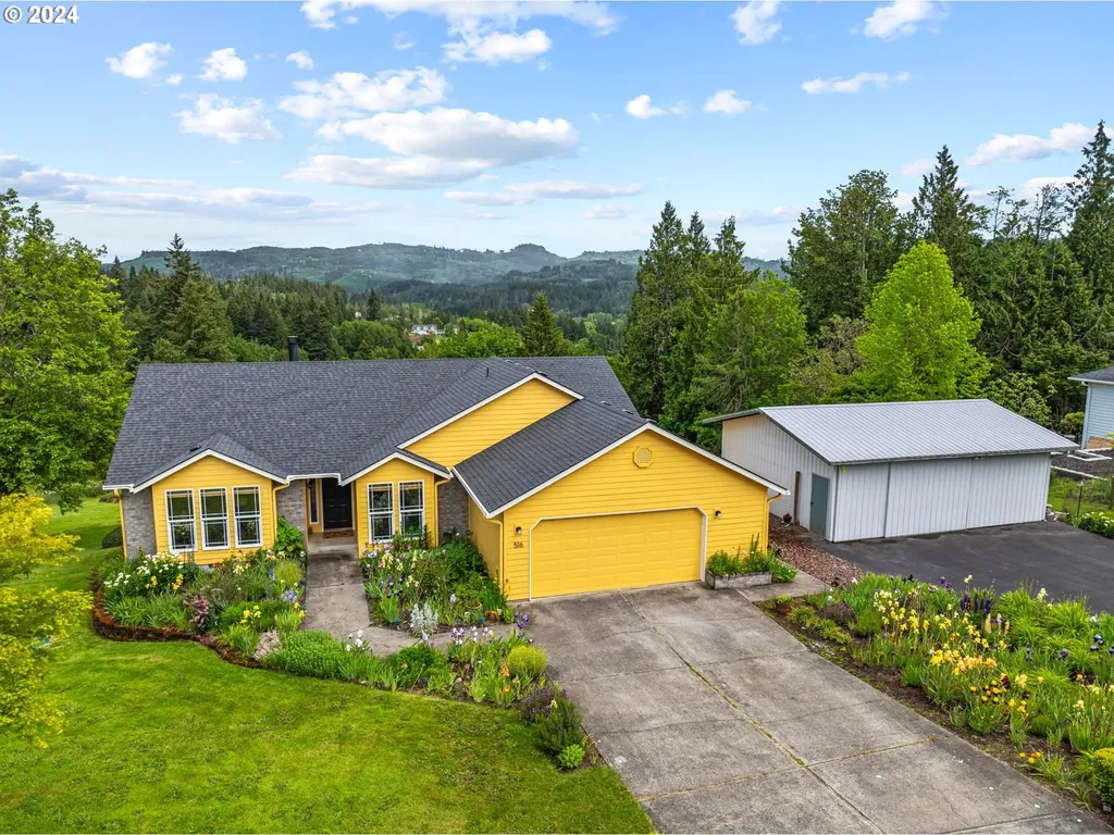 516 N Maple Hill Road Kelso WA 98626
