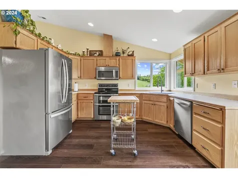 516 N Maple Hill Road Kelso WA 98626